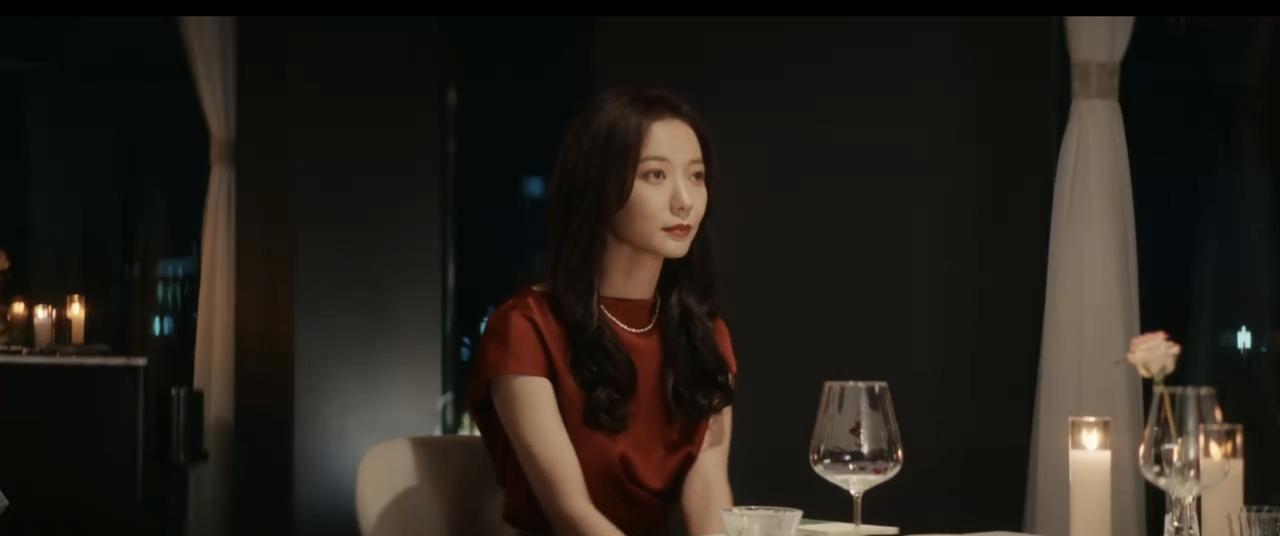 王珞丹演的这个女主俞笑，看得我真是血压飙升！你说这世上真有这么“瞎”的白月光吗