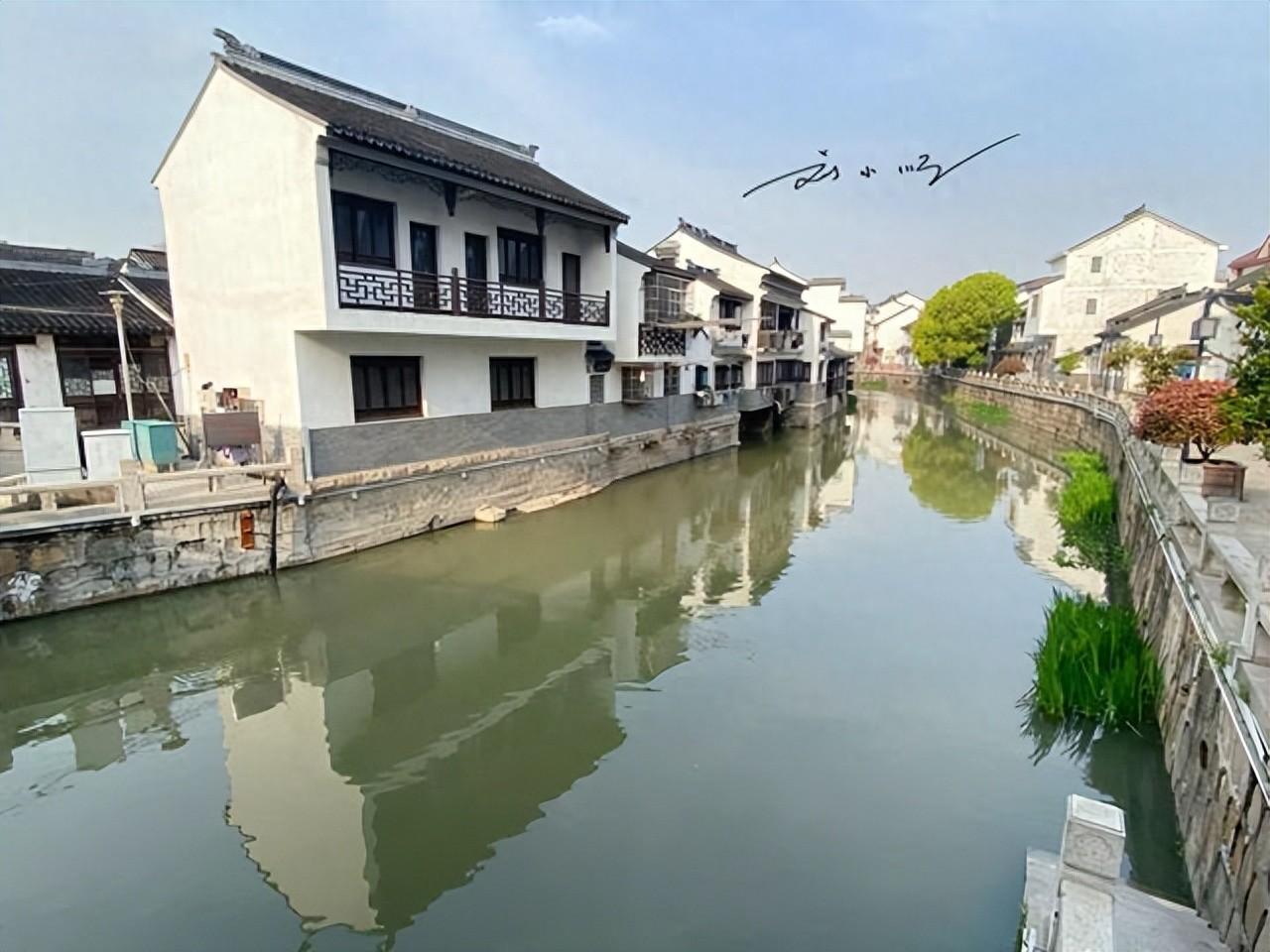 位于上海市宝山区的罗店古镇是一座“小众”江南古镇，曾经是盛极一时的商贸重镇，如今