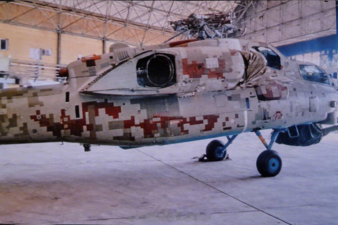 照片显示，伊朗收到了俄罗斯最新一批米-28NE直升机。值得注意的是，伊朗新型米-