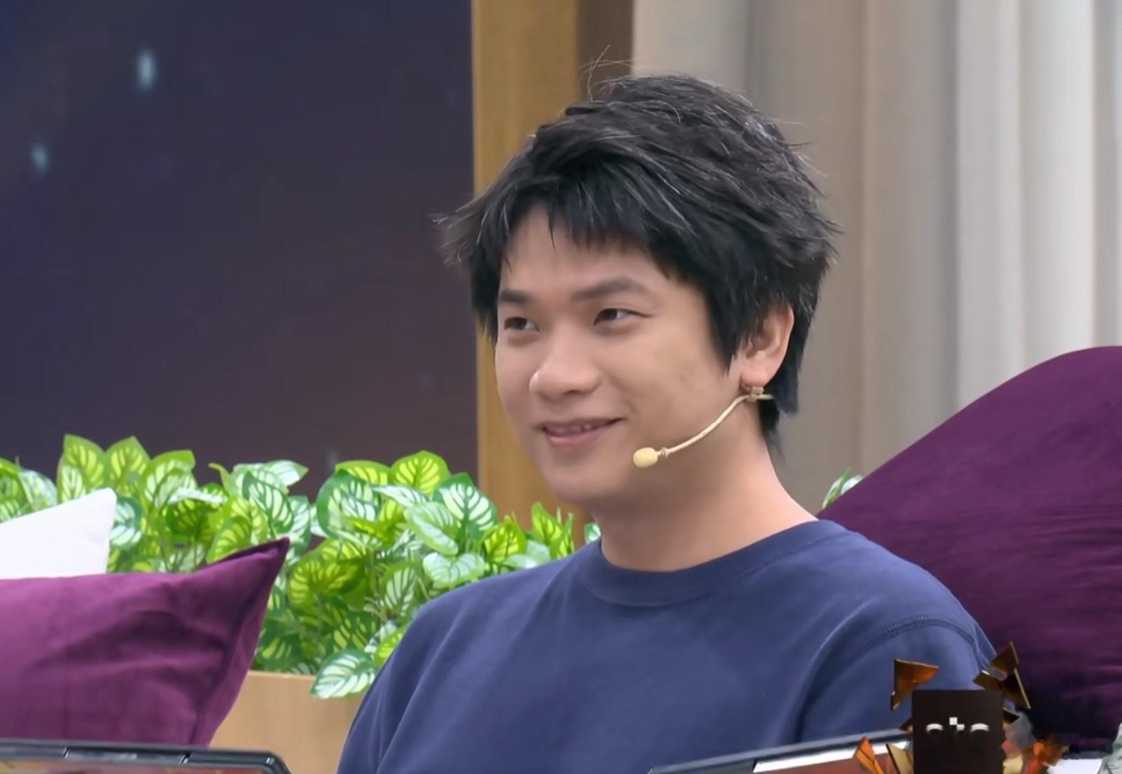 卡神：每次ame放假都是我带他Apex的，他实力相当于dota2里面从下面往上数