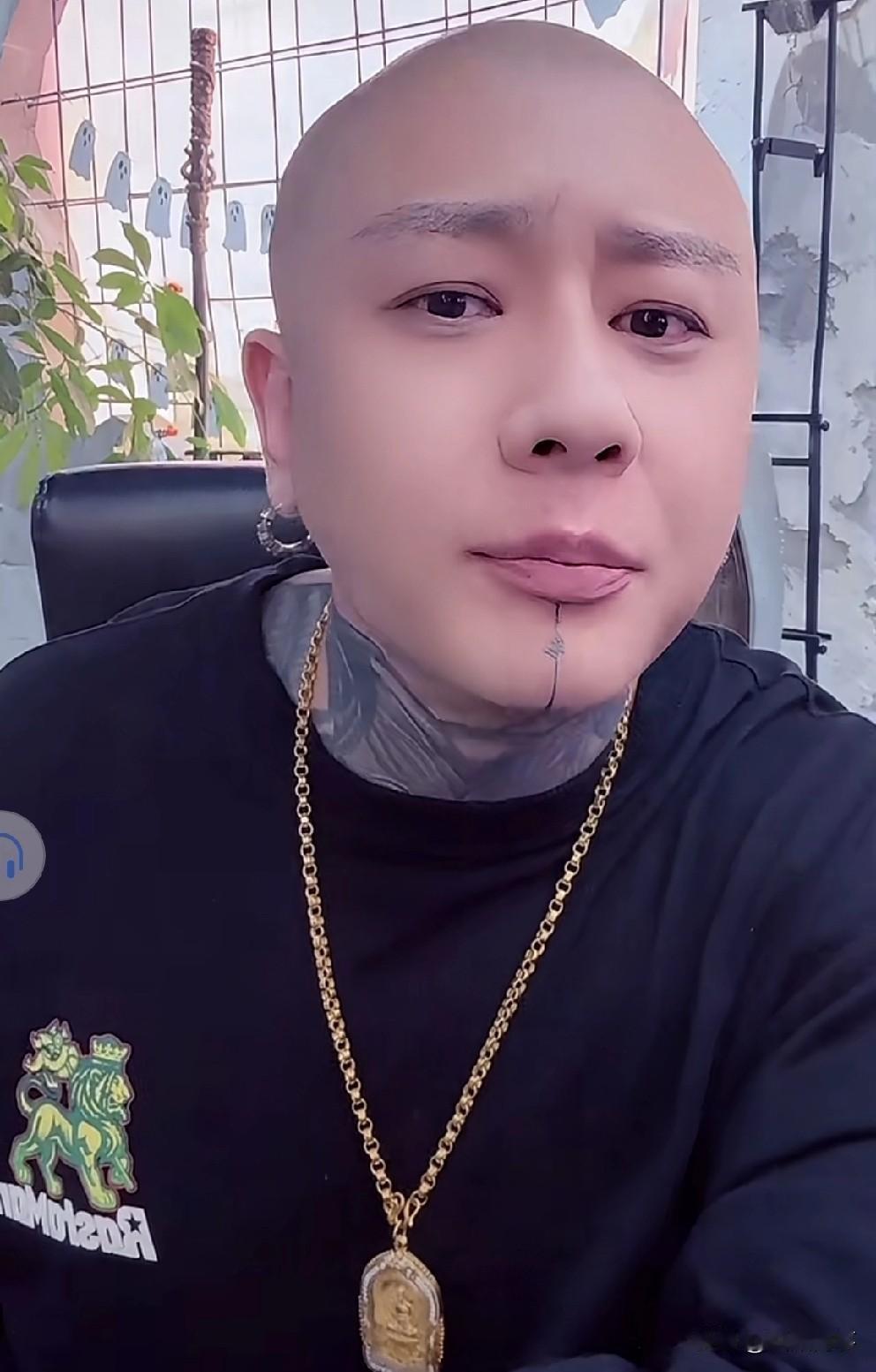 方丈含泪公开秘密、曲折经历！女徒拿全部积蓄600万盘活“丈门”公司。