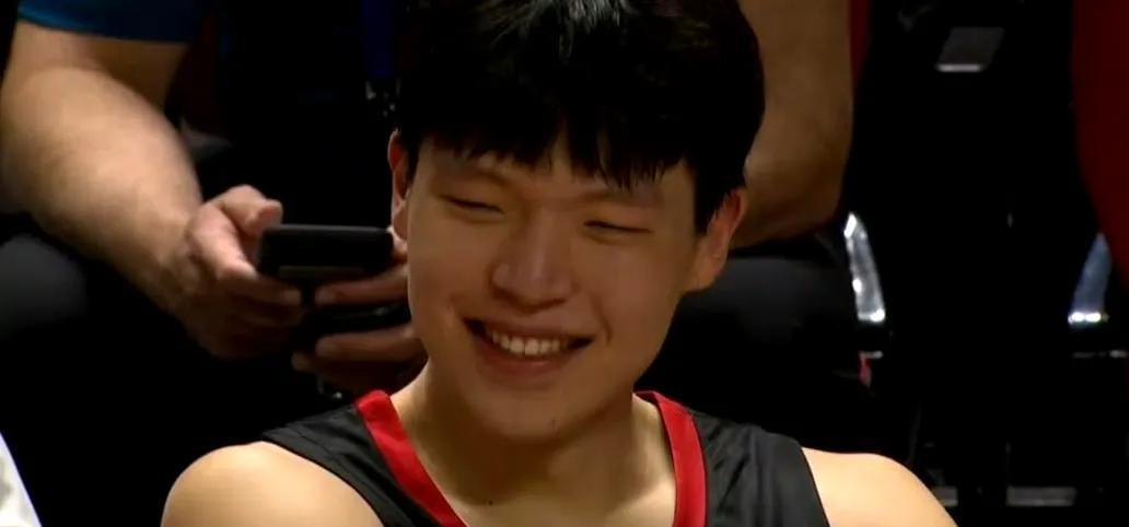 杨翰森在现在国家队并不是绝对主力所以回不回来并不影响，去年都还只是第三顺位的中