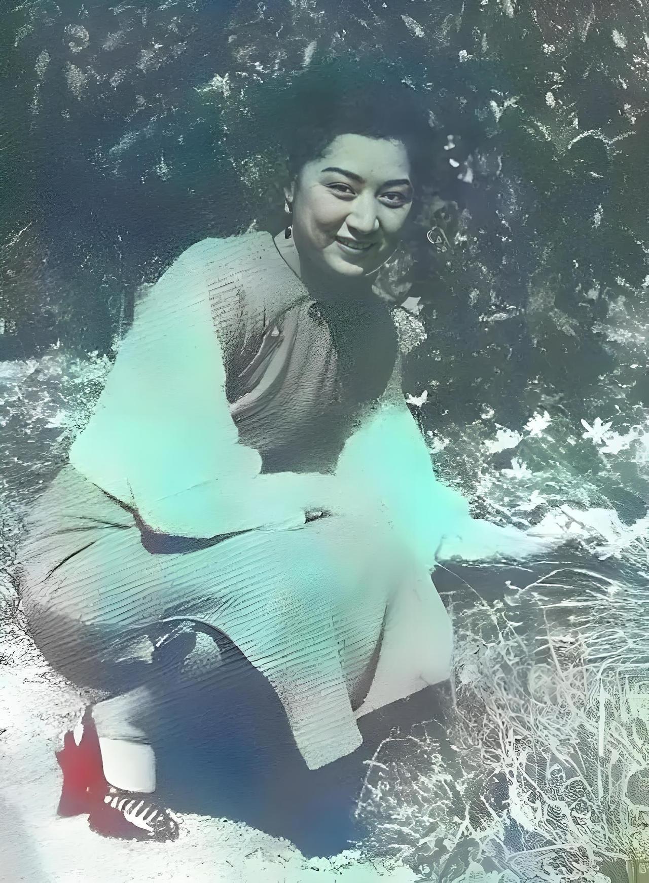 蒋经国不爱妻子蒋方良，不爱情人章亚若，唯独对顾正秋念念不忘，甚至还因爱而