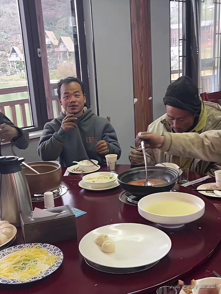 荒野求生14人竟然全体冲进决赛，赛事方这招高啊。已经退赛的冷美人获得3866