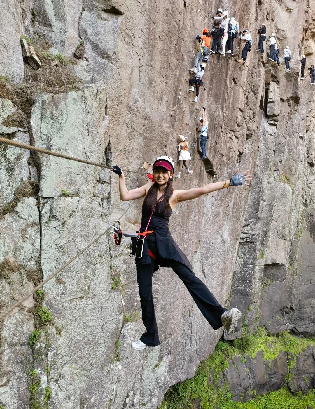 徐凫岩飞拉达这是一份为你整理的徐凫岩飞拉达C线游玩攻略。C线是景区的“网红”线