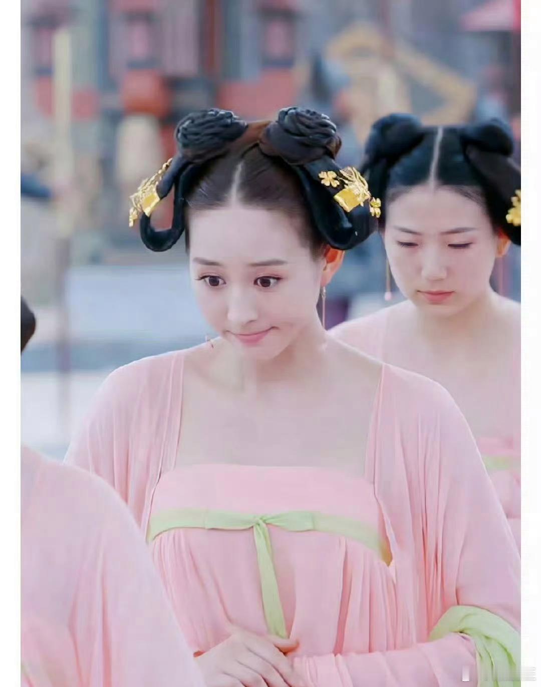 抹胸居然是后期为了播出才剪辑的，唐朝真的这么开放吗