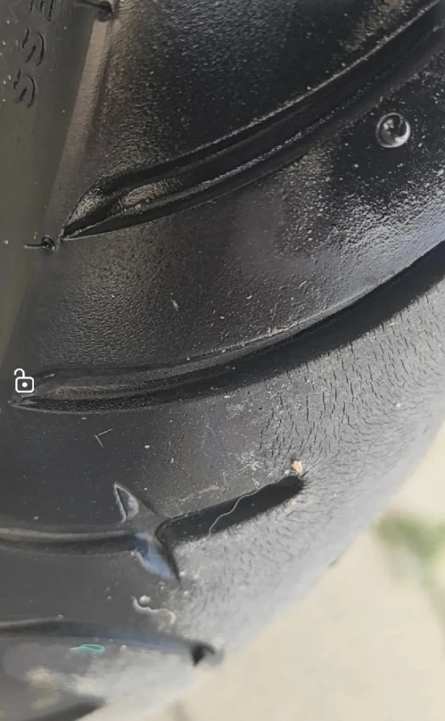 电车都没地方补胎了现在基本全是自补液没有补胎的了私家车扎钉找个修理店小口贴
