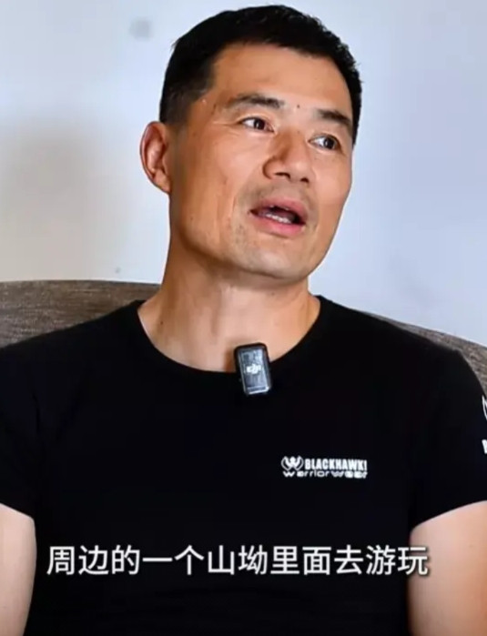 跳进五米龙潭救人的男子身份爆出来了！真是想不到，他会是这样的背景。这位英