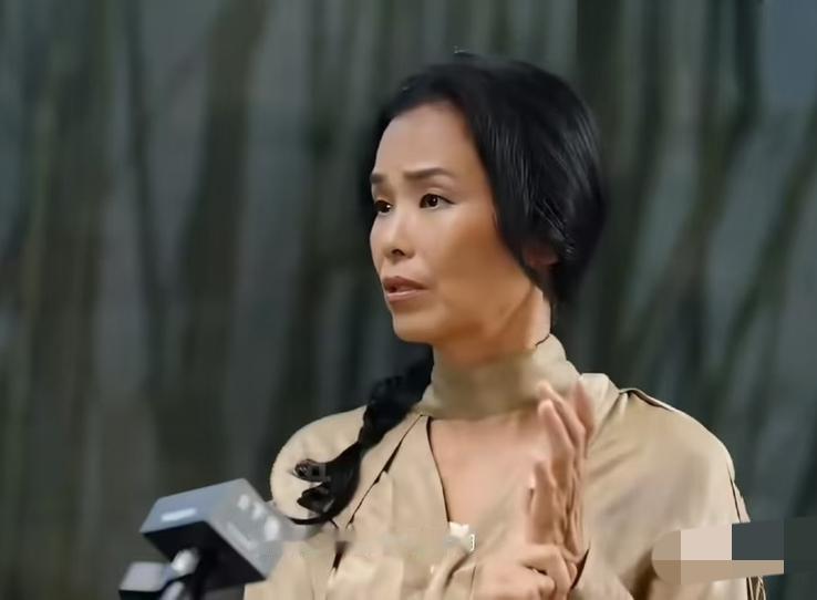 62岁的韦唯，给娱乐圈的所有人提了个醒，不管两个人多么相爱，感情再浓烈，千