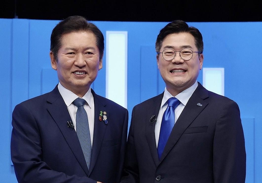 在共同民主党党代表选举首次巡回竞选中，郑清来以62.77%的得票率击败获37.2