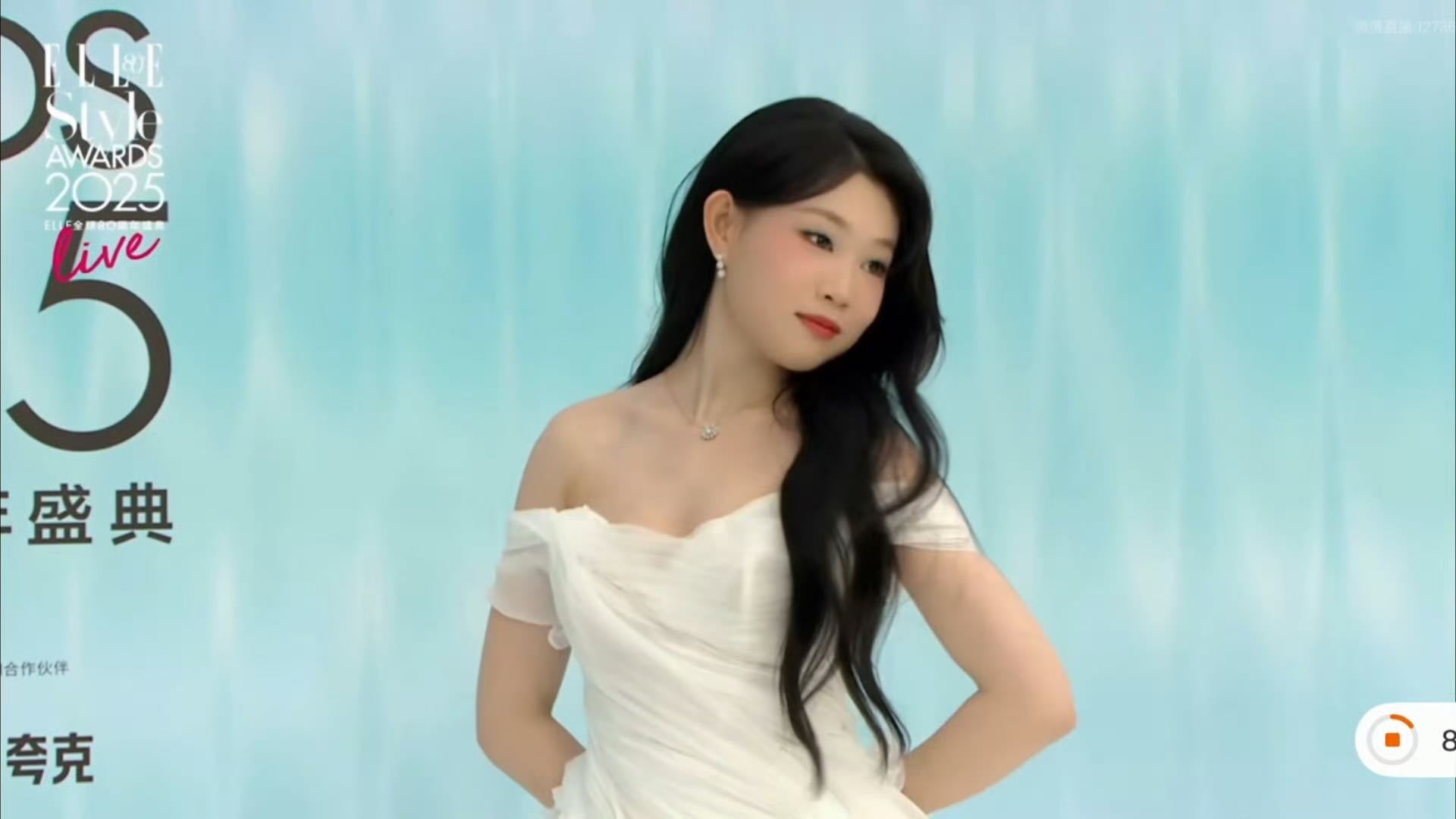 沈佳润首个红毯沈佳润首次红毯红毯上的沈佳润好有活力啊！​​​