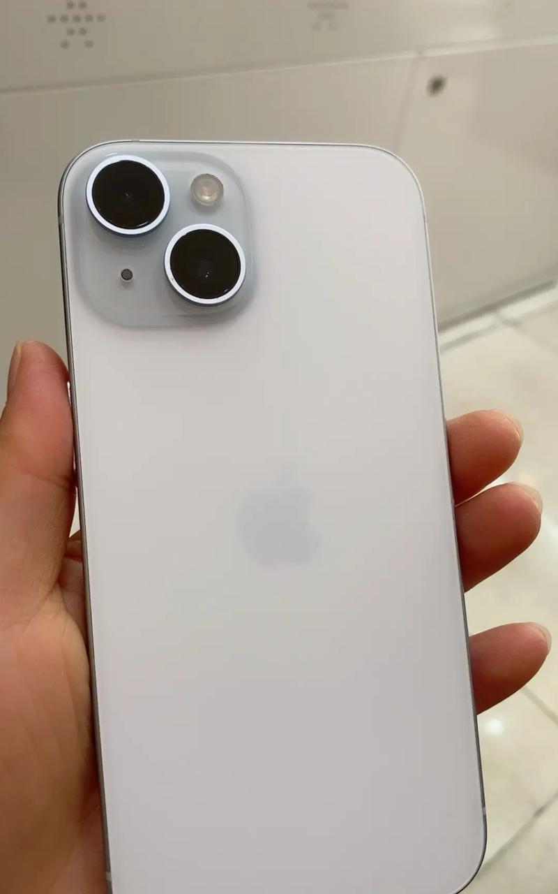 刚才跟朋友去修手机，他的iPhone8Plus用了快8年了，现在已经没有维修价