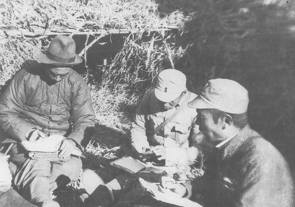 1939年，船上执勤的鬼子突然看见一个姑娘在水中挣扎，呼喊救命。不禁心中窃喜，急