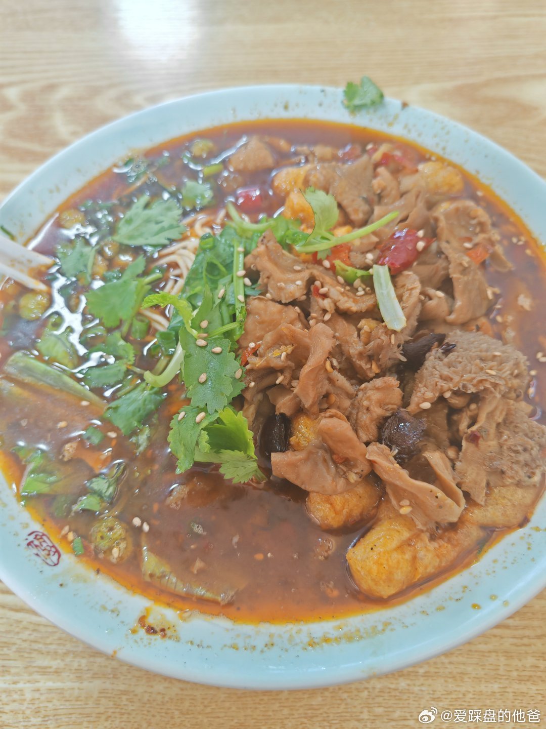 中午吃重庆小面，肥肠+毛肚+豆腐，30元，香辣麻，味道不错。深圳·梅林