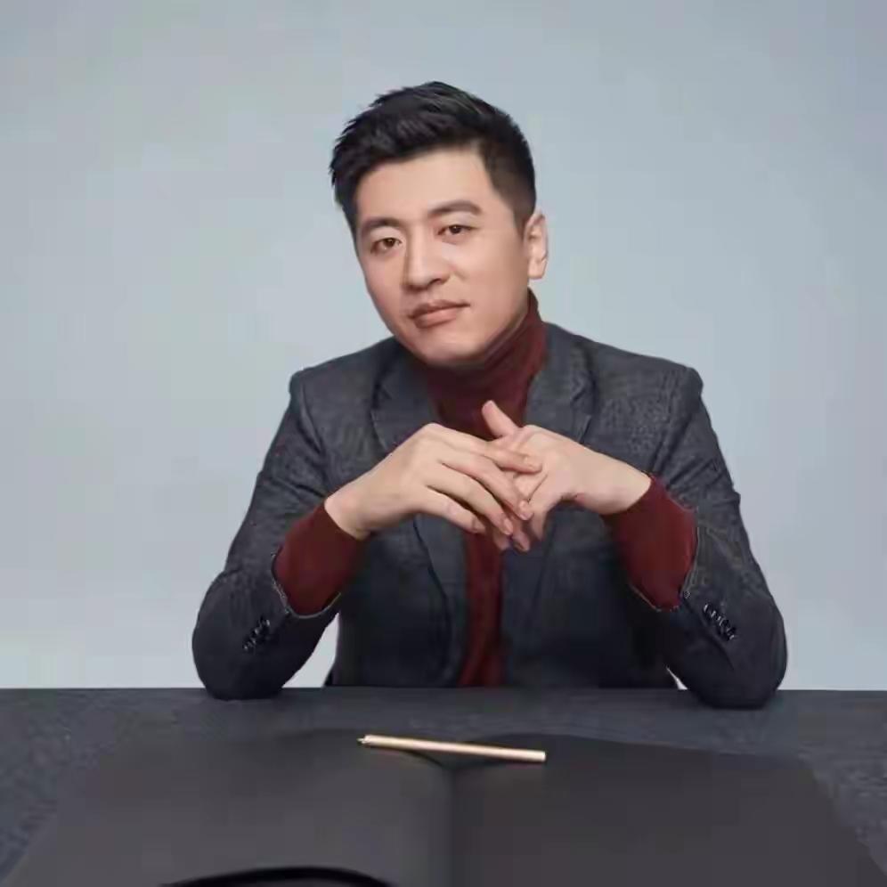 张雪峰积极健身，跑马拉松，上健身房锻炼身体，结果欲速则不达，英年早逝，41岁的年