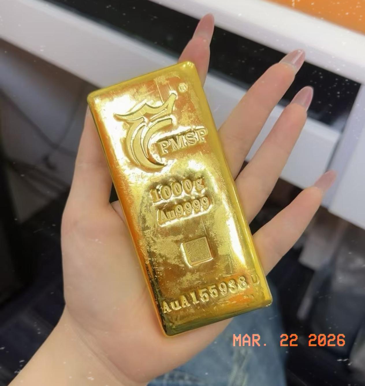 金价暴跌！一夜亏千元，散户惨遭血洗，机构早已悄然出逃！