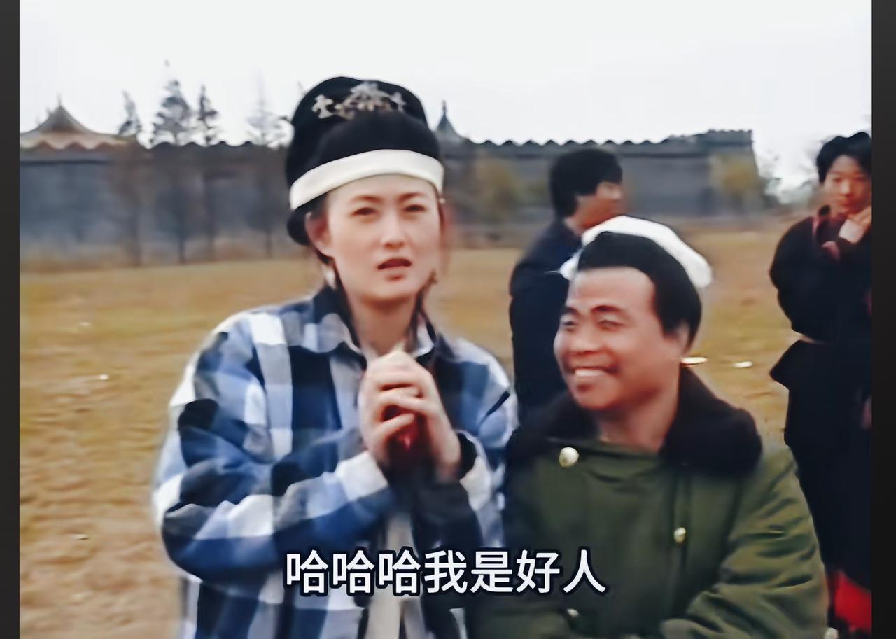 虽然当年在戏里她嫁给了武大郎，实际她看上了武二郎了，不止是在剧里看上，在剧外也看
