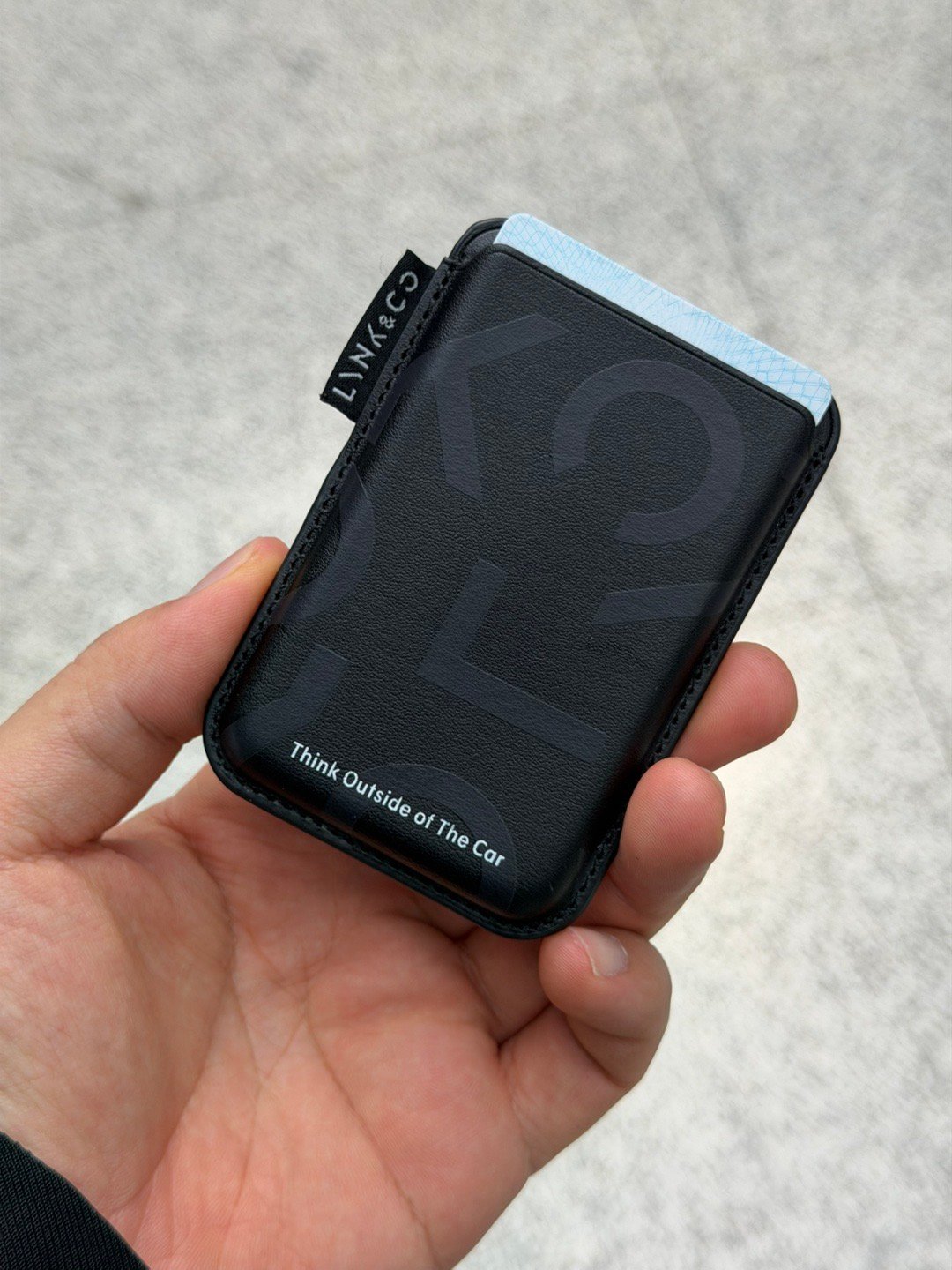 我说怎么身份证刷高铁站刷不过去，提示没有车票信息，反过来一看，咋是汪总的身份证