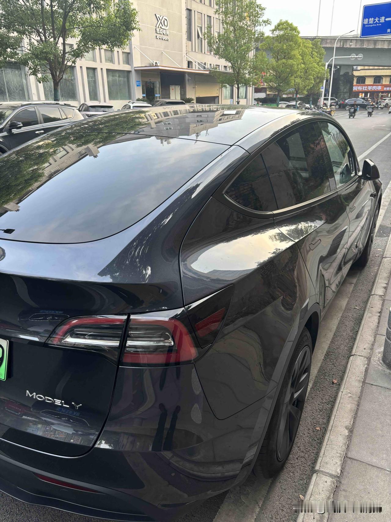 发现个有意思的现象。但凡月供三千以内就能开上特斯拉的人，十个里有八个会告诉你