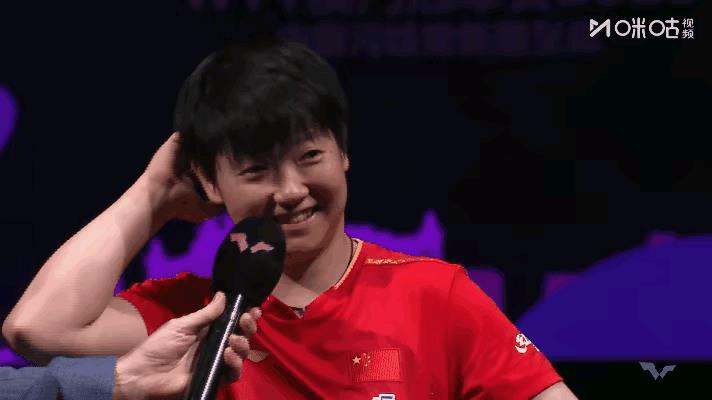 央妈原来跟我们一样，也关心莎莎如何庆祝。莎莎苦战7局，4-3战胜曼
