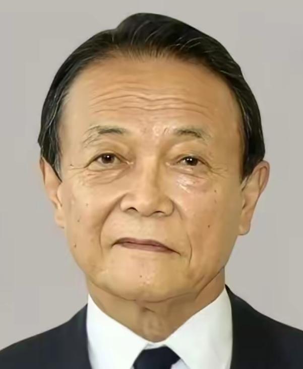 麻生太郎一句话曾戳破真相：中国该给二战画句号了！日本前首相麻生太郎一句“中国批评