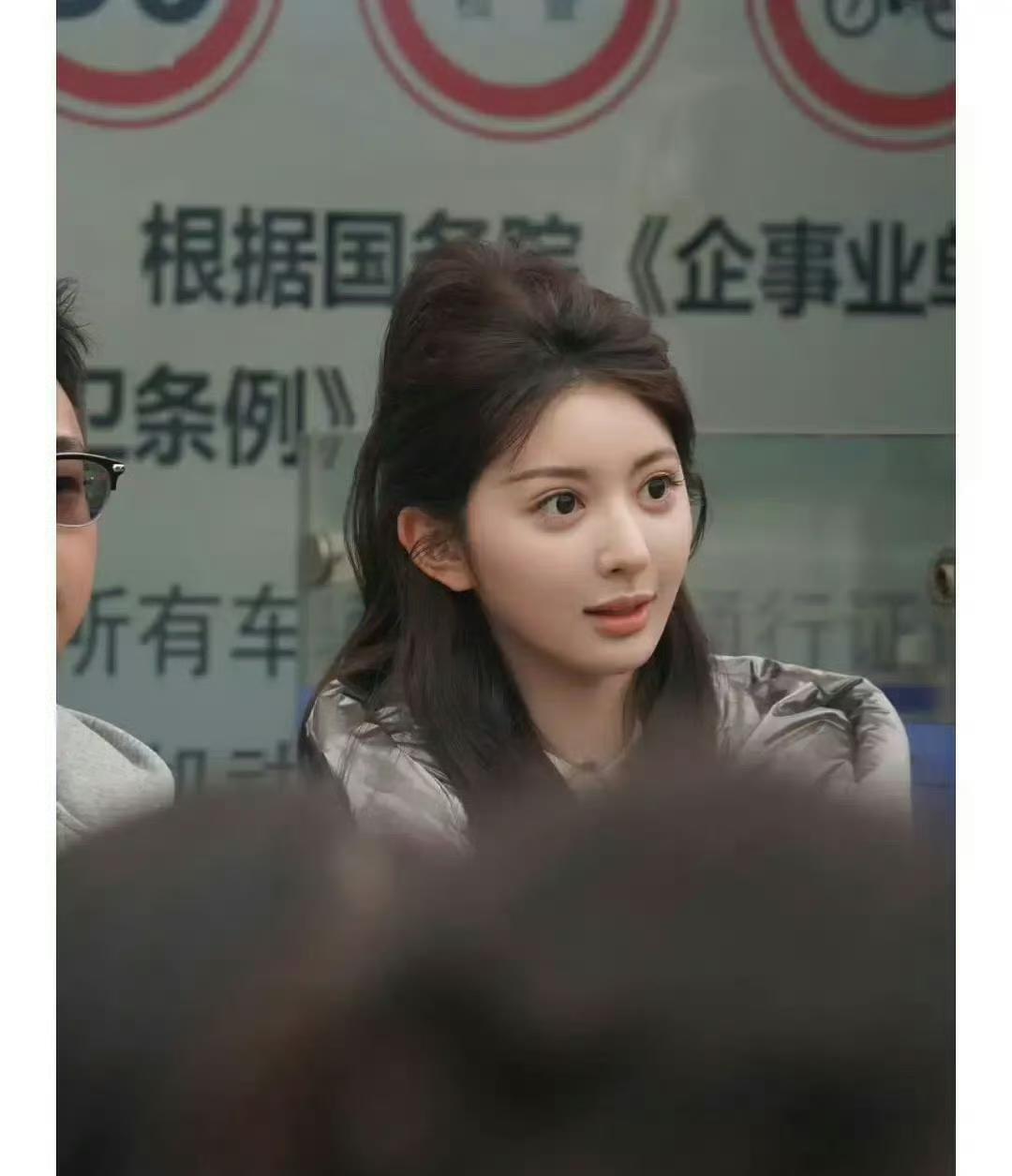 今年某省的艺考状元，没整容，天生就长这样