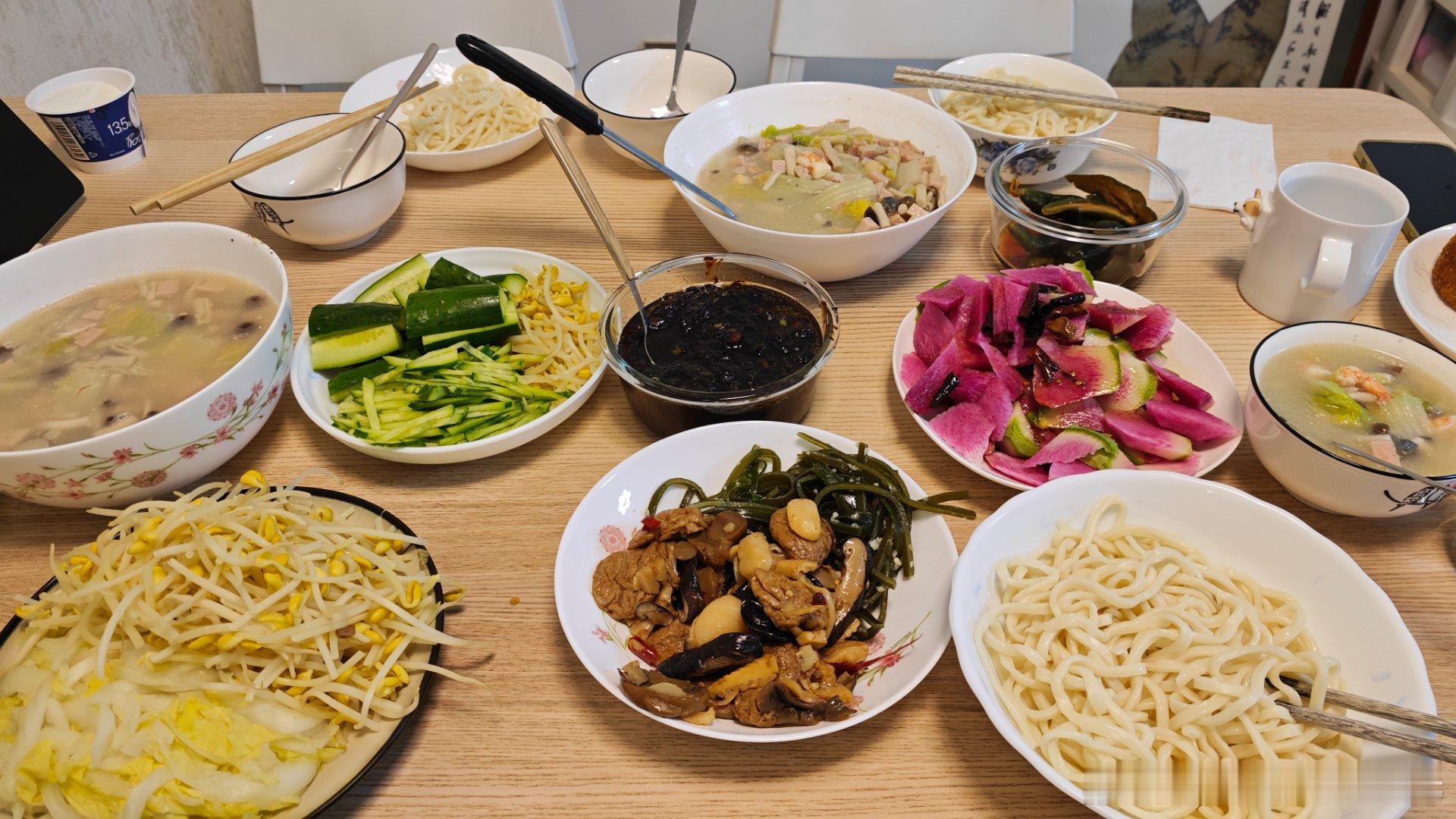 炸酱面就白宁的爱车时光播客，太香了！白话好吃的