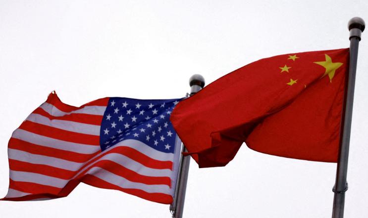 中国对人造钻石出手了。准确地说，是从今年11月8日开始，对部分人造钻石及相关