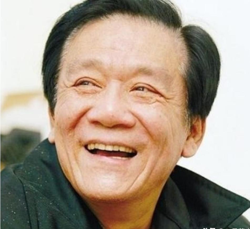 1986年，侯耀文为了跟韦唯在一起，抛弃了发妻刘彦，可是同居一年后，侯耀