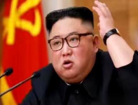 那边刚放出一点缓和的风声，这边一道火光就直接冲上了天。据报道，朝鲜一枚短程导弹