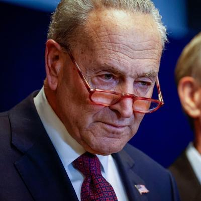 财联社1月31日电，美国参议院少数党领袖舒默表示，如果美国司法部不撤销针对美联储