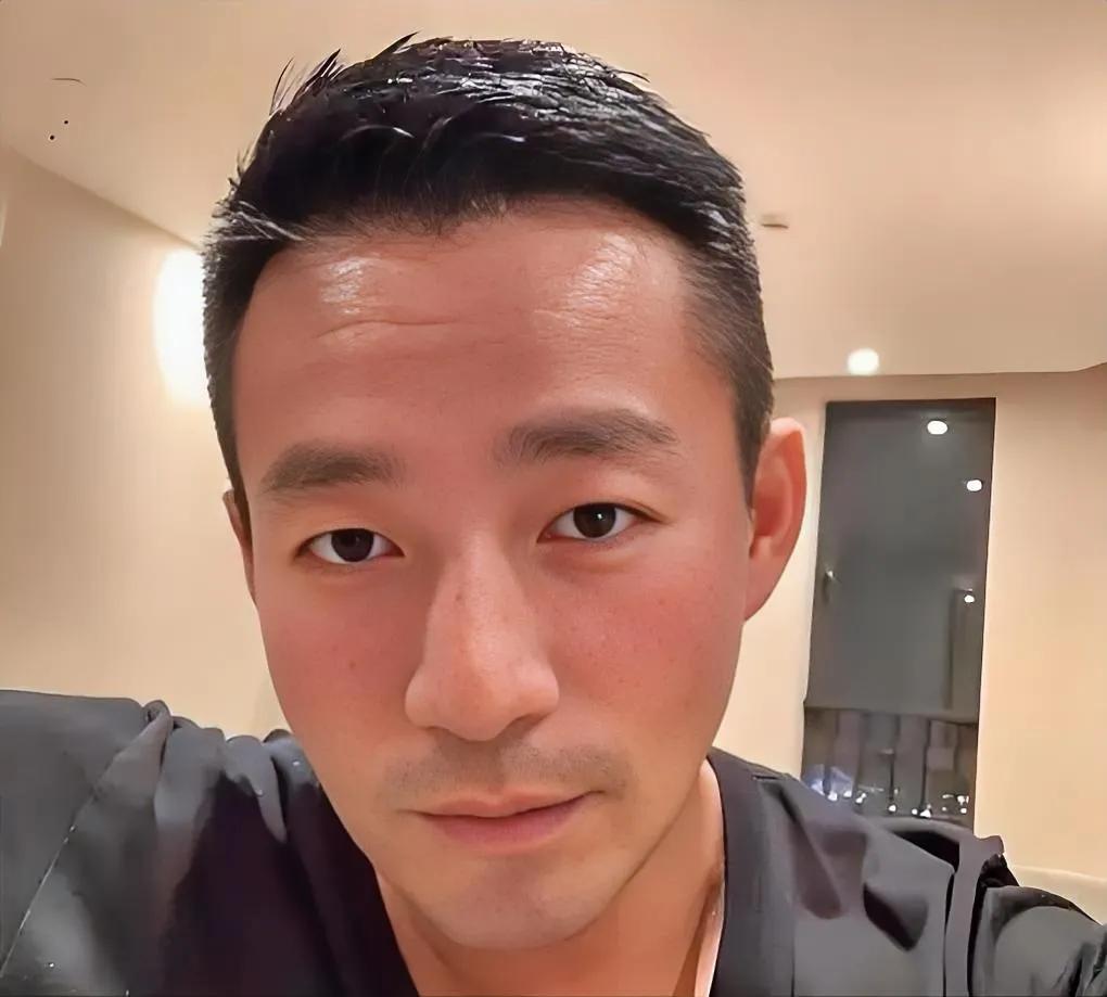这下是真出名了，全国人民都知道了！汪小菲这事还没完。他又被起诉了。