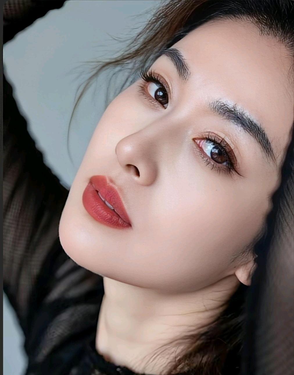 优雅气质，红唇诱惑，尽显女性魅力！💋💄✨