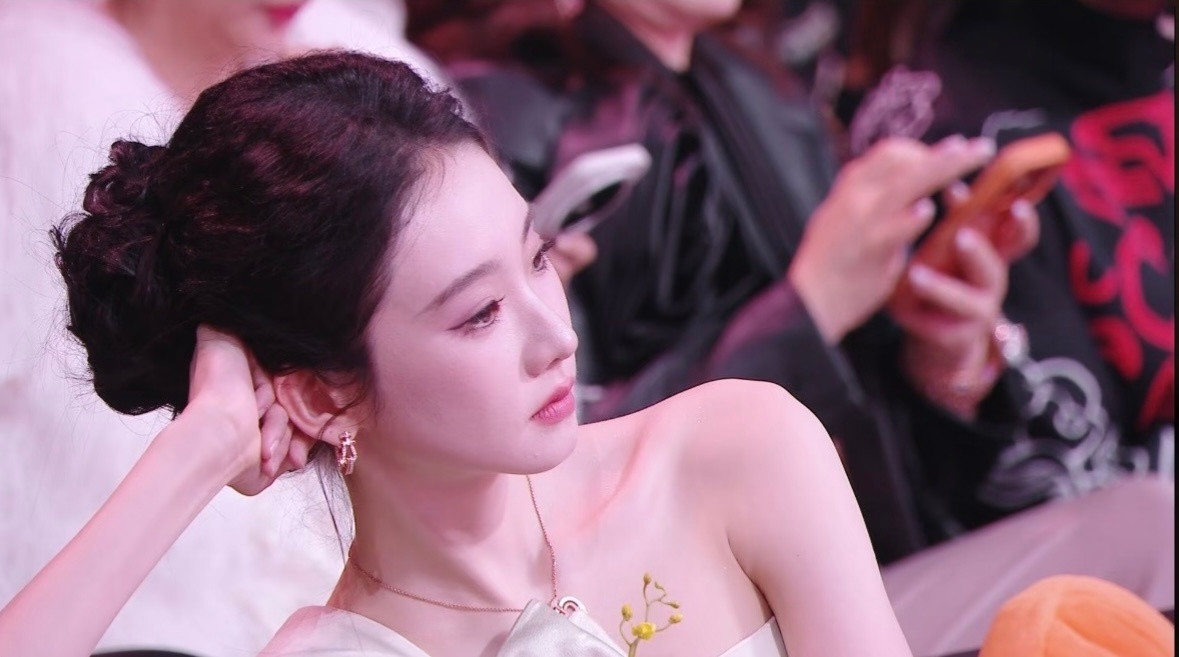 果然不一样….这颗头有那种婉约的气质不愧是北舞严选