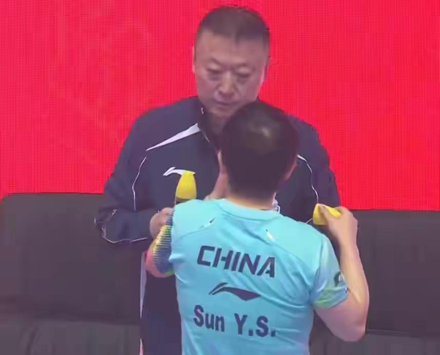 海口亚洲杯是莎莎伤愈后的，首场比赛也是2026年的开年首场比赛，场外指导是马琳指