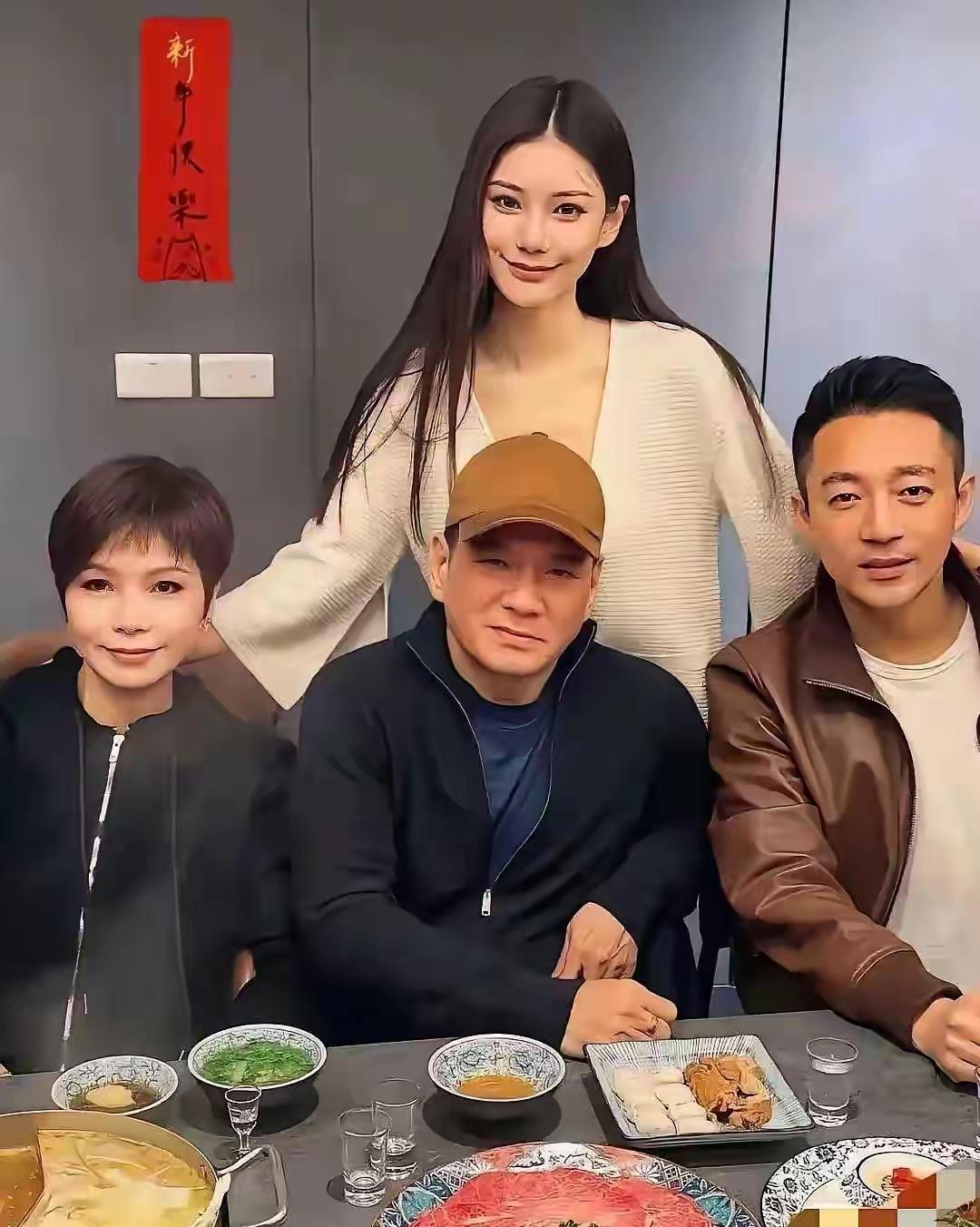 谁能想到，马筱梅产后首次明确发声，一番话尽显格局与智慧。她表示，新出生的孩子不会