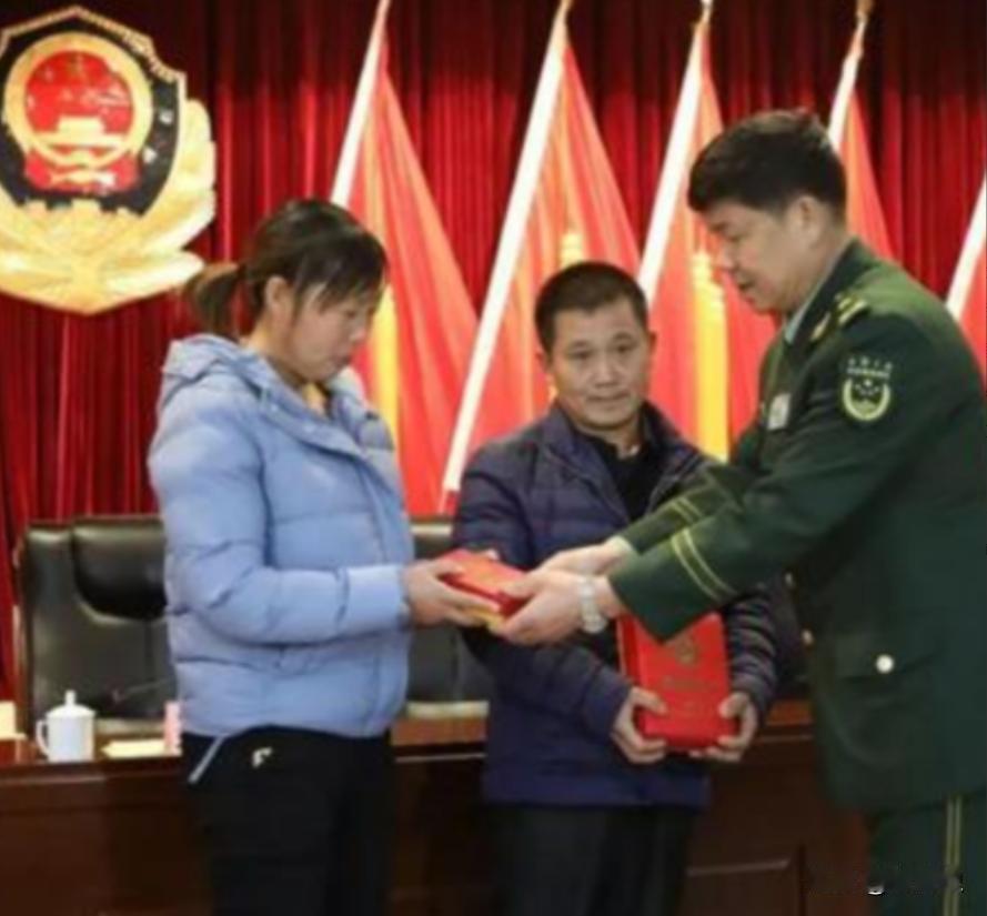国家白白培养了他5年！2018年，武警济南支队刚刚入职一个月的大学生，立下了一等