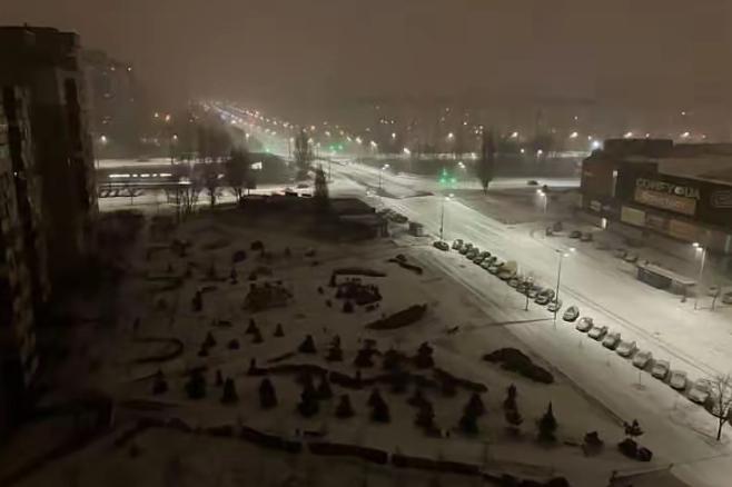 这一次乌克兰真的是挺不住了，他倒在了第4个冬天。这次基辅的冬天，直接把人逼到