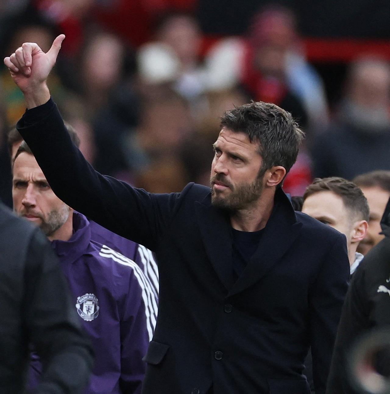 卡里克让管理层没办法摆烂[呲牙笑]罗马诺的消息，由于卡里克首秀的出色表现，让管理