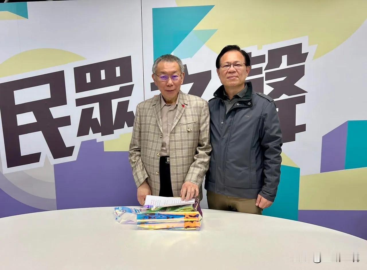 柯文哲助选第一站，到嘉义市助选张启楷。张启楷本来要选彰化县，但彰化县有国民党的