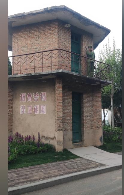 敬业!这大概是河南开封万岁山景区最孤独的NPC！河南开封万岁山景区这两年成了