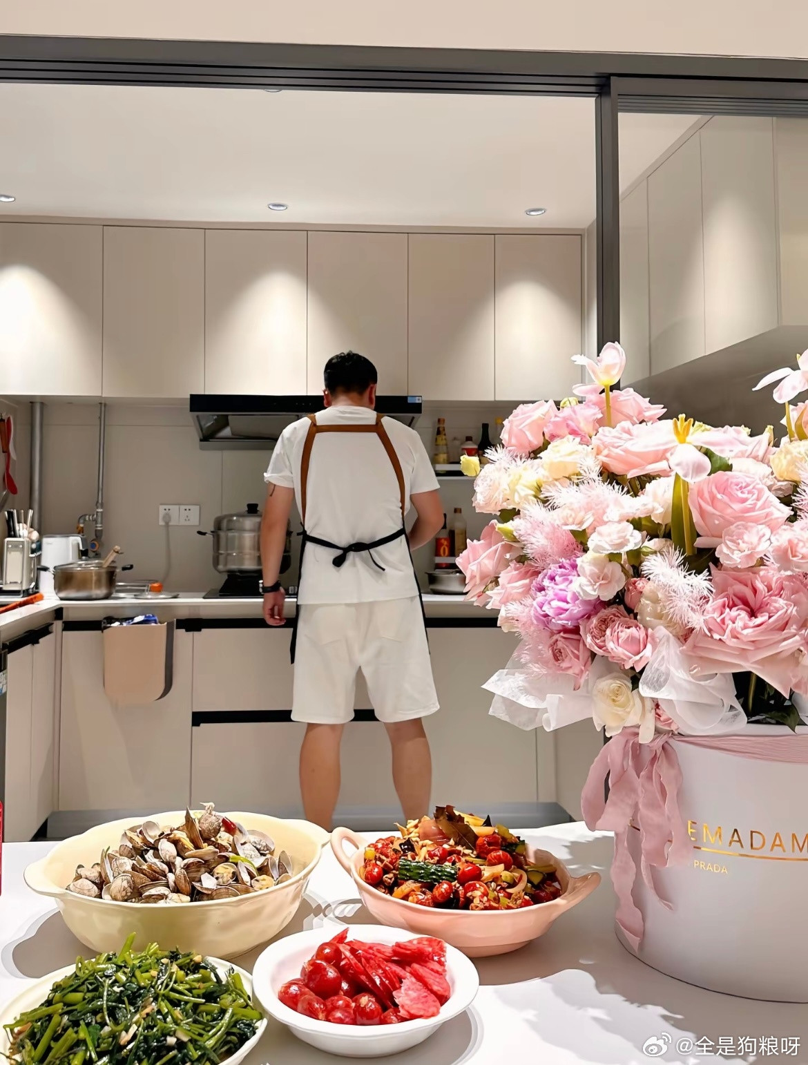 恋爱不是请客吃饭是一起买菜做饭​​​