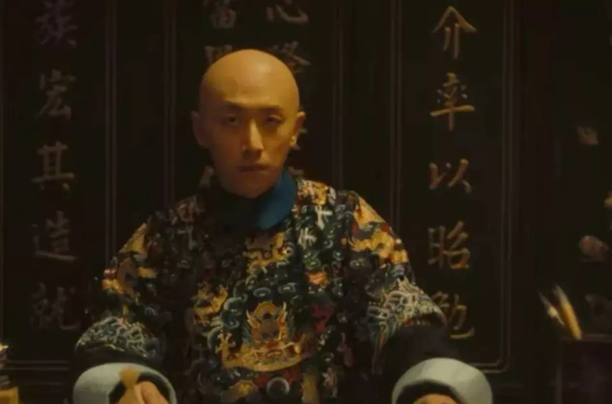 载沣最无脑的操作应该就是搞皇族内阁…他这么一搞，不但汉人不满意了，连爱新觉罗以外