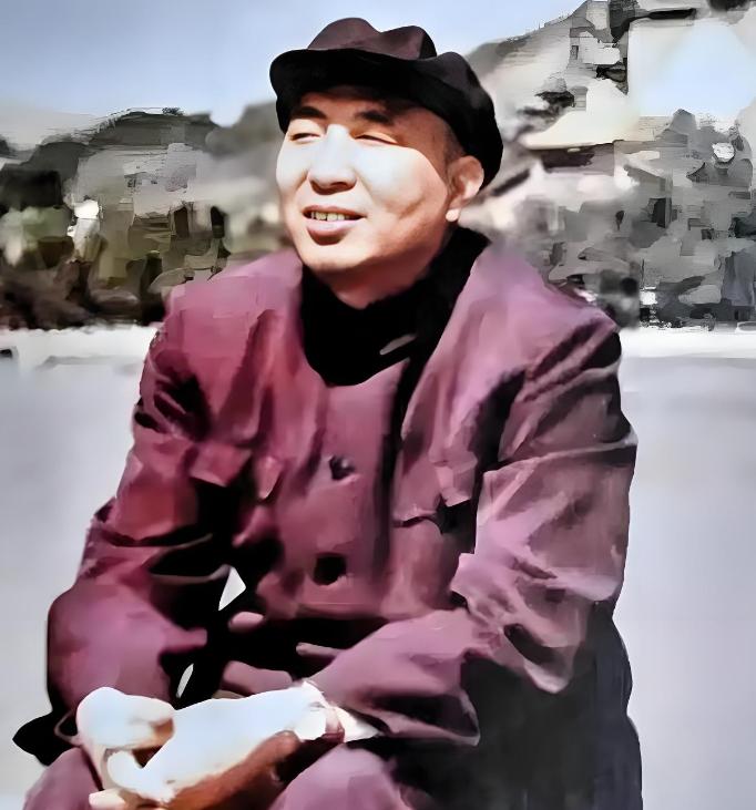 1936年，北平一名旧警察冒死救下61名共产党员。14年后，多位开国元勋