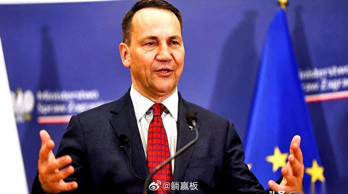 匈牙利总理欧尔班，被波兰外长一句话直接掀了桌子。原话是这么说的：“你支持他，就是