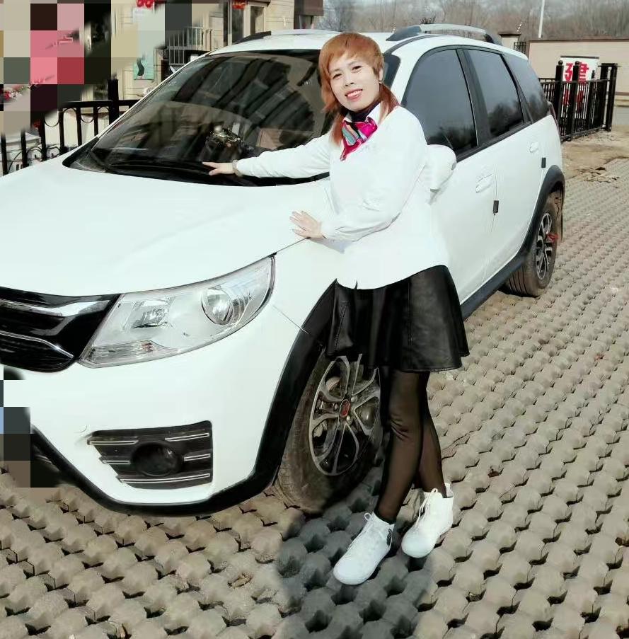 十年旧车，一个人，一张床，我把家安在了沈阳的山水里。后排座椅放倒，铺上伸缩床