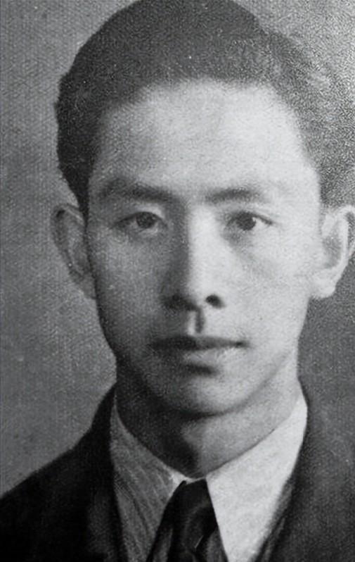 1948年，一位共产党员被捕，为保命他主动透露12人名单，特务们喜不自胜，可看清