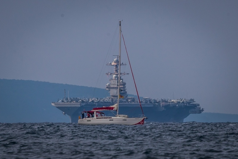 【“#白宫正讨论打击委内瑞拉三种方案#，#卢比奥等人主张搞掉马杜罗#”】美军重兵