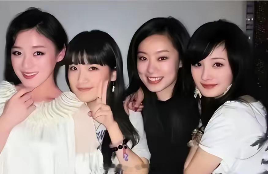 杨幂寝室4个人火了3个，为什么不帮剩下的那个？​​​