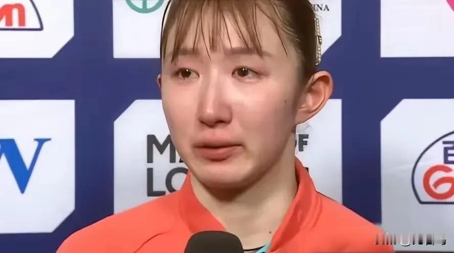 中国女队获得冠军，日本女队获得亚军，赛后张本美和接受了采访，她说因为遇到王曼昱的